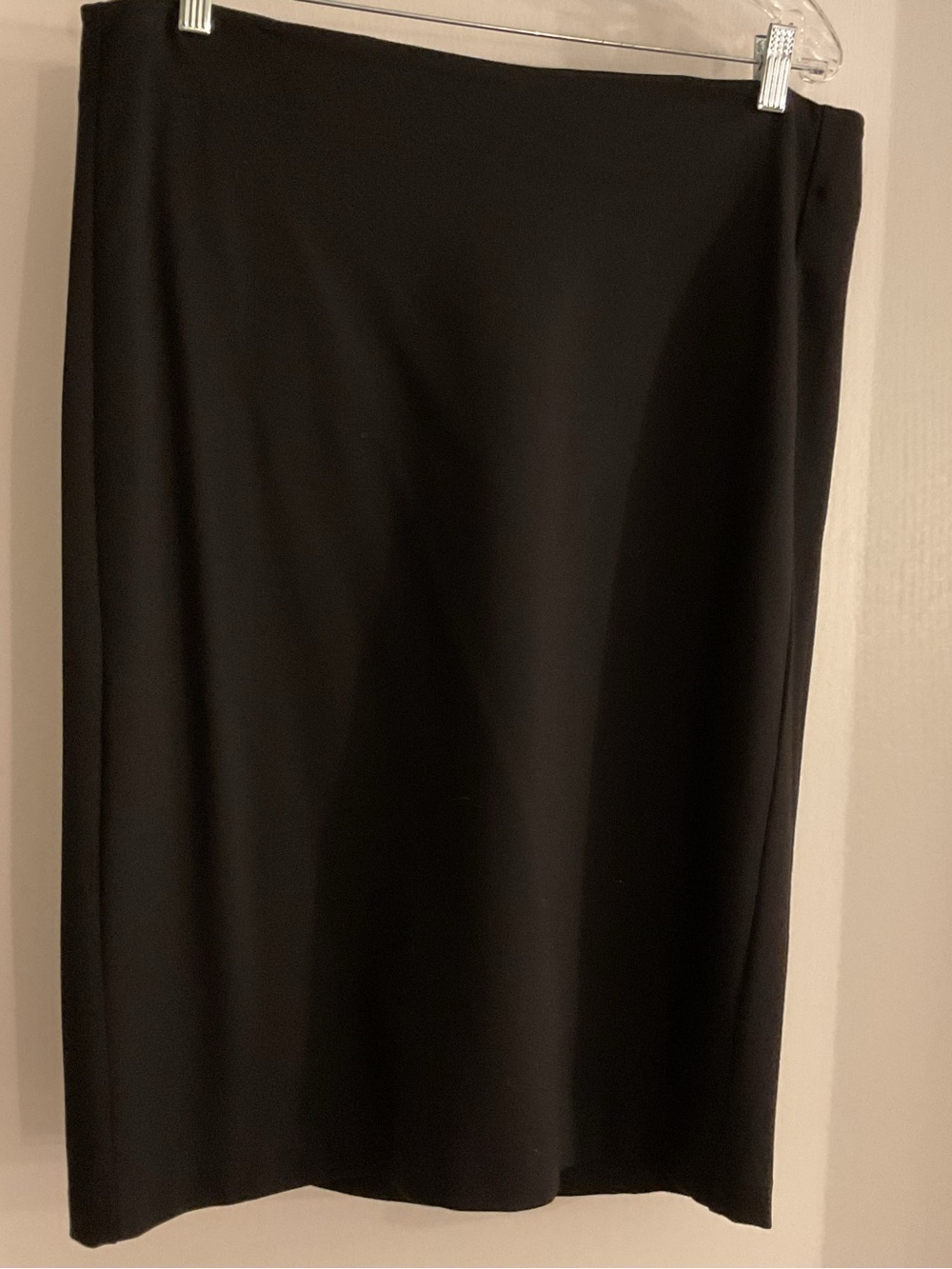T Tahari Black Pencil Skirt - Sleek Office Staple